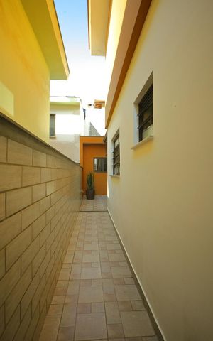 Casa à venda com 123m², 2 quartos e 2 vagasCorredor Lateral 