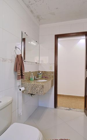 Casa à venda com 125m², 3 quartos e 2 vagasBanheiro