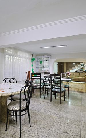 Casa à venda com 125m², 3 quartos e 2 vagasCozinha