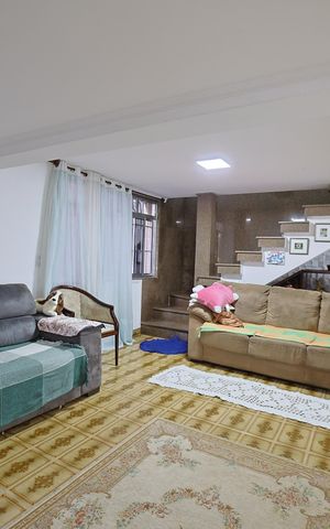 Casa à venda com 125m², 3 quartos e 2 vagasSala de TV