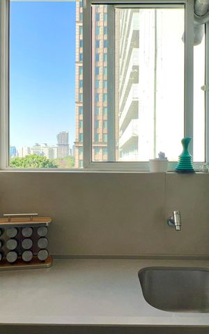 Apartamento para alugar com 103m², 2 quartos e 1 vagaÁrea de Serviço