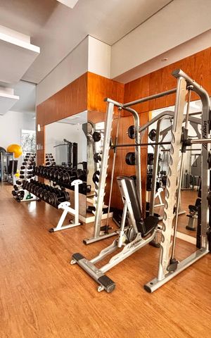 Apartamento para alugar com 258m², 4 quartos e 4 vagas Apartamento para alugar com 258m², 4 quartos e 4 vagasÁrea comum - Academia