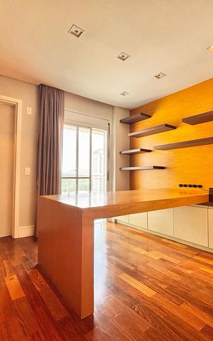 Apartamento para alugar com 258m², 4 quartos e 4 vagas Apartamento para alugar com 258m², 4 quartos e 4 vagasEscritório