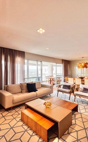 Apartamento para alugar com 258m², 4 quartos e 4 vagas Apartamento para alugar com 258m², 4 quartos e 4 vagasSala