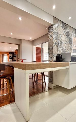 Apartamento para alugar com 258m², 4 quartos e 4 vagas Apartamento para alugar com 258m², 4 quartos e 4 vagasCozinha