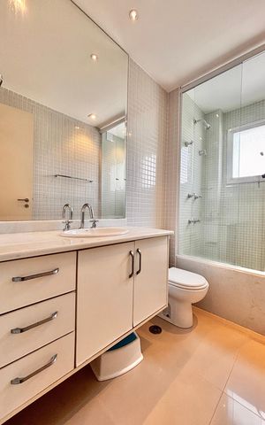 Apartamento para alugar com 258m², 4 quartos e 4 vagas Apartamento para alugar com 258m², 4 quartos e 4 vagasBanheiro suíte 2