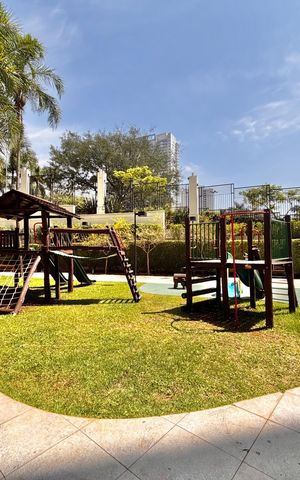 Apartamento para alugar com 258m², 4 quartos e 4 vagas Apartamento para alugar com 258m², 4 quartos e 4 vagasÁrea comum - Playground