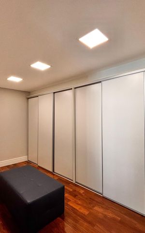 Apartamento para alugar com 258m², 4 quartos e 4 vagas Apartamento para alugar com 258m², 4 quartos e 4 vagasCloset da suíte 1