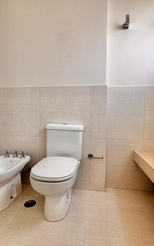 Apartamento para alugar com 258m², 4 quartos e 4 vagas Apartamento para alugar com 258m², 4 quartos e 4 vagasBanheiro suíte 1