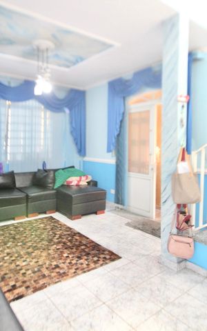 Casa à venda com 400m², 3 quartos e 2 vagas Casa à venda com 400m², 3 quartos e 2 vagasSala