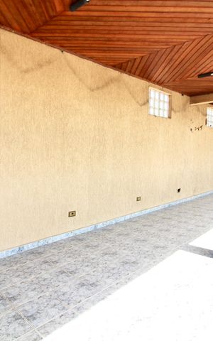 Casa à venda com 400m², 3 quartos e 2 vagas Casa à venda com 400m², 3 quartos e 2 vagasGaragem