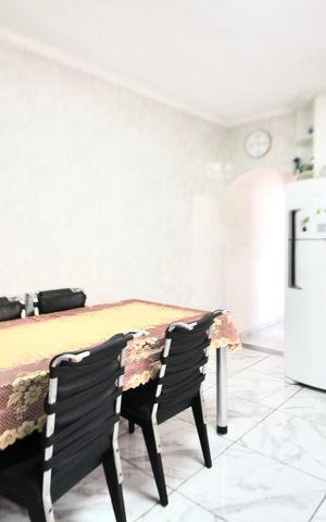 Casa à venda com 400m², 3 quartos e 2 vagas Casa à venda com 400m², 3 quartos e 2 vagasCozinha