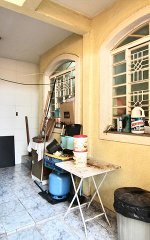 Casa à venda com 400m², 3 quartos e 2 vagas Casa à venda com 400m², 3 quartos e 2 vagasÁrea de serviço