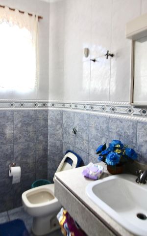 Casa à venda com 400m², 3 quartos e 2 vagas Casa à venda com 400m², 3 quartos e 2 vagasBanheiro 1