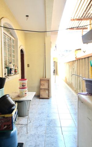 Casa à venda com 400m², 3 quartos e 2 vagas Casa à venda com 400m², 3 quartos e 2 vagasÁrea de serviço