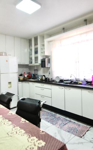 Casa à venda com 400m², 3 quartos e 2 vagas Casa à venda com 400m², 3 quartos e 2 vagasCozinha