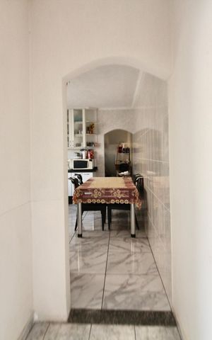 Casa à venda com 400m², 3 quartos e 2 vagas Casa à venda com 400m², 3 quartos e 2 vagasCorredor