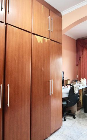 Casa à venda com 400m², 3 quartos e 2 vagas Casa à venda com 400m², 3 quartos e 2 vagasSuíte 1