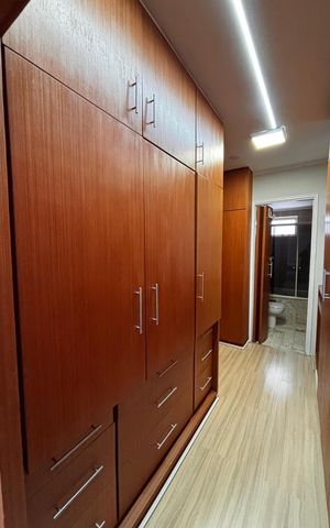 Apartamento à venda com 94m², 2 quartos e 1 vaga Apartamento à venda com 94m², 2 quartos e 1 vagaCloset