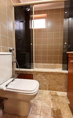 Apartamento à venda com 94m², 2 quartos e 1 vaga Apartamento à venda com 94m², 2 quartos e 1 vagaBanheiro suíte