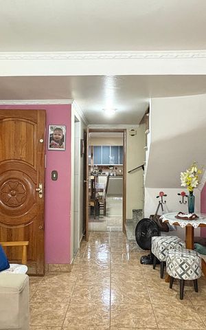 Casa à venda com 113m², 3 quartos e 3 vagas Casa à venda com 113m², 3 quartos e 3 vagasSala