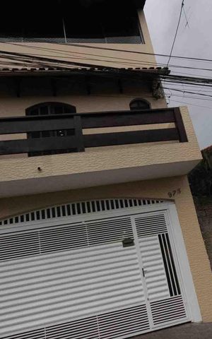 Casa para alugar com 257m², 3 quartos e 2 vagas Casa para alugar com 257m², 3 quartos e 2 vagasFachada