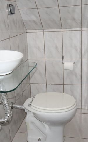 Casa à venda com 257m², 3 quartos e 2 vagasBanheiro 2