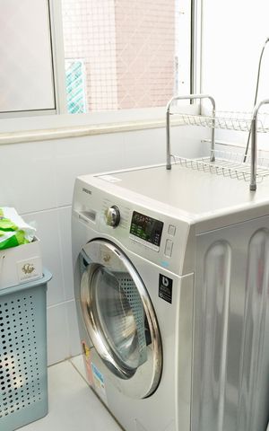 Apartamento à venda com 77m², 2 quartos e 2 vagasCozinha e Área de Serviço