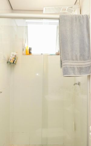 Apartamento à venda com 77m², 2 quartos e 2 vagasSuíte - Banheiro 