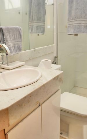 Apartamento à venda com 77m², 2 quartos e 2 vagasBanheiro Social