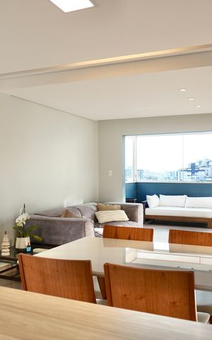 Apartamento à venda com 77m², 2 quartos e 2 vagasSala 