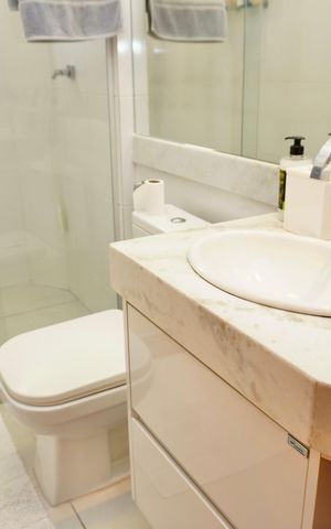 Apartamento à venda com 77m², 2 quartos e 2 vagasSuíte - Banheiro 