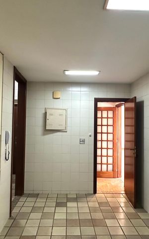 Apartamento para alugar com 190m², 3 quartos e 1 vaga