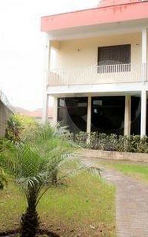 Casa de condomínio à venda com 690m², 4 quartos e 8 vagas