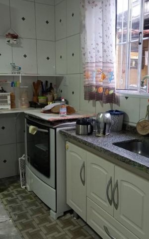 Casa à venda com 200m², 4 quartos e sem vaga