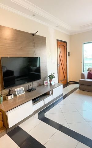 Casa à venda com 240m², 3 quartos e 3 vagas Casa à venda com 240m², 3 quartos e 3 vagasSala