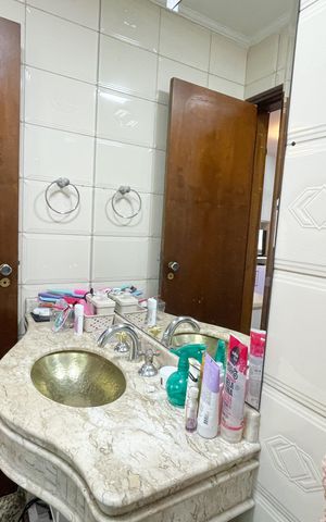 Casa à venda com 240m², 3 quartos e 3 vagas Casa à venda com 240m², 3 quartos e 3 vagasBanheiro