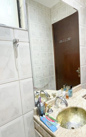 Casa à venda com 240m², 3 quartos e 3 vagas Casa à venda com 240m², 3 quartos e 3 vagasBanheiro