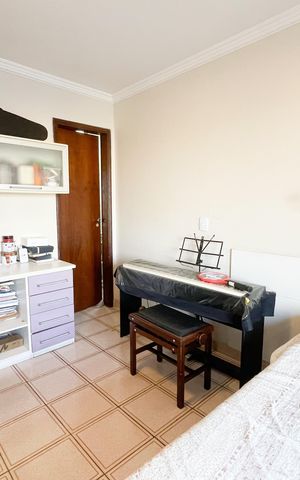 Casa à venda com 240m², 3 quartos e 3 vagas Casa à venda com 240m², 3 quartos e 3 vagasSuite