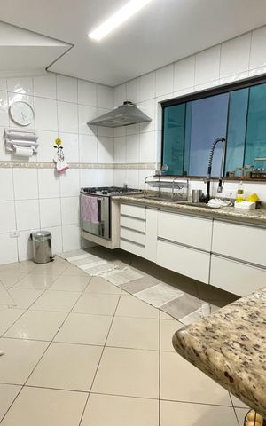 Casa à venda com 240m², 3 quartos e 3 vagas Casa à venda com 240m², 3 quartos e 3 vagasCozinha
