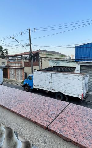 Casa à venda com 240m², 3 quartos e 3 vagas Casa à venda com 240m², 3 quartos e 3 vagasQuintal
