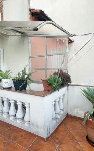 Casa à venda com 240m², 3 quartos e 3 vagas Casa à venda com 240m², 3 quartos e 3 vagasQuintal
