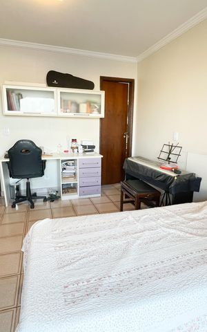 Casa à venda com 240m², 3 quartos e 3 vagas Casa à venda com 240m², 3 quartos e 3 vagasSuite
