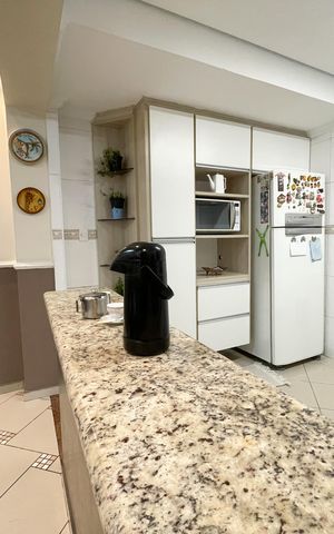 Casa à venda com 240m², 3 quartos e 3 vagas Casa à venda com 240m², 3 quartos e 3 vagasCozinha
