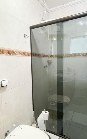 Casa à venda com 240m², 3 quartos e 3 vagas Casa à venda com 240m², 3 quartos e 3 vagasBanheiro