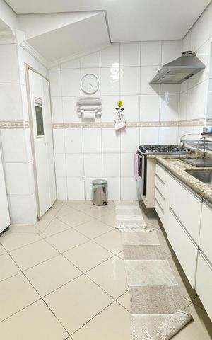 Casa à venda com 240m², 3 quartos e 3 vagas Casa à venda com 240m², 3 quartos e 3 vagasCozinha
