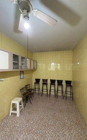Casa à venda com 238m², 3 quartos e 3 vagas Casa à venda com 238m², 3 quartos e 3 vagasCozinha