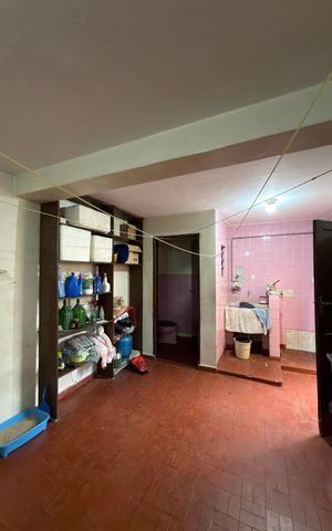 Casa à venda com 238m², 3 quartos e 3 vagas Casa à venda com 238m², 3 quartos e 3 vagasGaragem e área de serviço