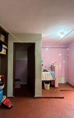 Casa à venda com 238m², 3 quartos e 3 vagas Casa à venda com 238m², 3 quartos e 3 vagasGaragem e área de serviço