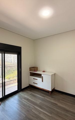 Casa de condomínio à venda com 259m², 4 quartos e 4 vagasQuarto 3 (demisuíte)